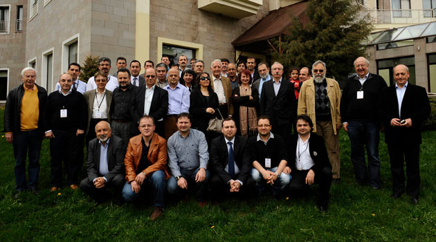 Abant'tan partilere çağrı: Yeni anayasa için somut öneri getirin