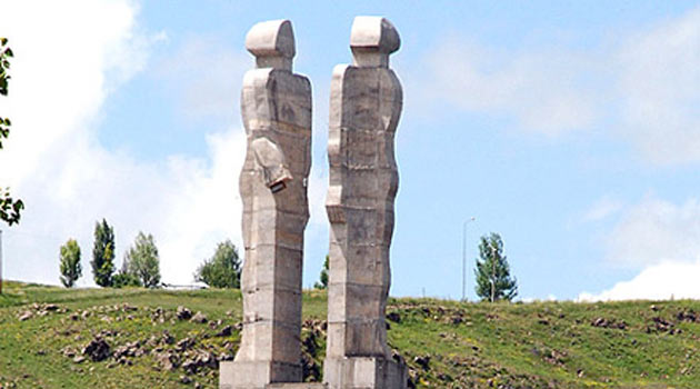 Ucube heykel çakma mı?