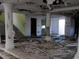 Devrik liderin sarayından bu da çıktı