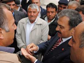 Eroğlu, SGK kuyruğuna kızdı