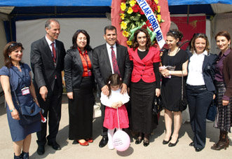 EĞLENDİREN DEĞİL, EĞLENEN ÇOCUKLAR