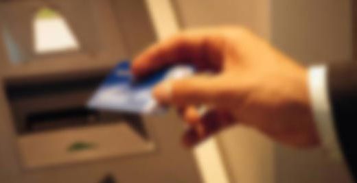 150 kişinin hesabını boşalttılar