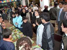 Vali başarılı öğrencileri Palandöken'e yolladı