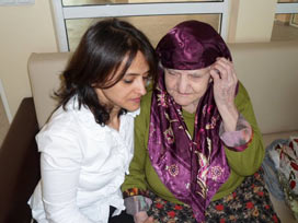 Sorumlu öğrencilerden huzurevi ziyareti