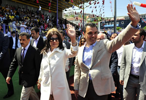 Bakan Çubukçu, Eyüp Belediyesi'nin Düzenlediği 3600 Öğrenciye Burs Dağıtım Törenine Katıldı