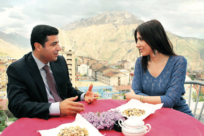 Seçimde ailelerle rekabet etmiyoruz