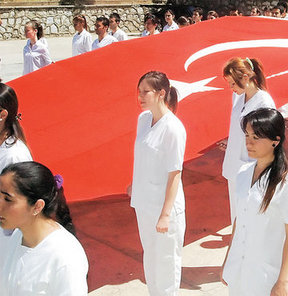 Sağlık Meslek Lisesi öğrencileri mağdur durumda