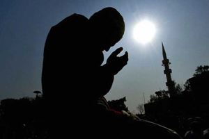 Yarın 'Regaip Kandili'