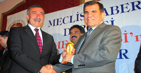 KÂMİL AYDOĞANA YILIN BÜROKRATI ÖDÜLÜ