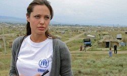 Angelina, Esadların kankası çıktı