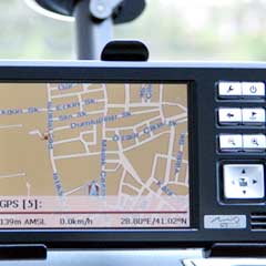 Çocukları izlemek için "GPS dadı