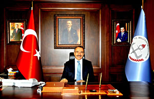 Milli Eğitim Bakanı kıpır kıpır