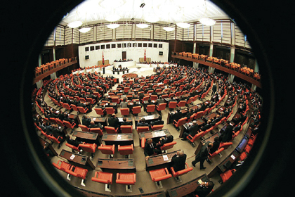 Yardımcı furyası Meclis'e sıçradı