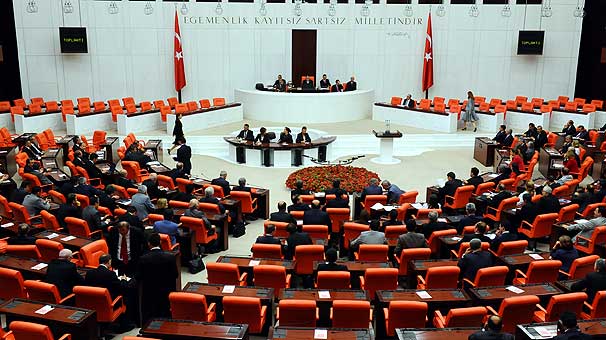 Vekil değil sanki kral!