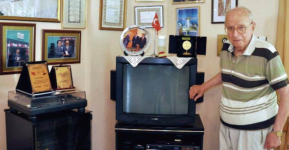 Hiç evlenmedi ama 4 bin çocuğu var!