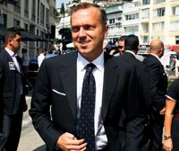 Uzan'ı ıslak imza bitirdi