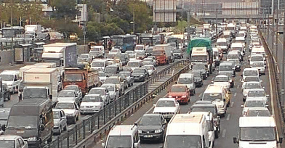 Okullar açılmadan trafik çilesi başladı