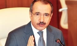 DİNÇER, "Fen edebiyatlılar, kendileri için alernatif yollar bulmalı"