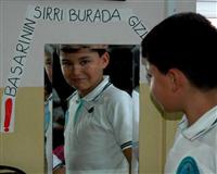 Bu sınıfta 'çöp kutusu' yok 'sanat' var