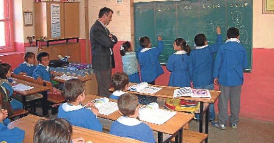 Doğu'daki öğretmenler; Maaşımızı uçağa yatırıyoruz