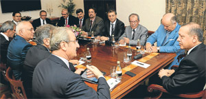 Yeni anayasa bir yıl içinde bitmeli