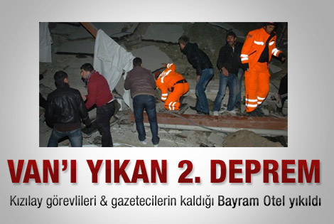 Van'da 5.6'lık 2. deprem: Bir otel bir dersane yıkıldı