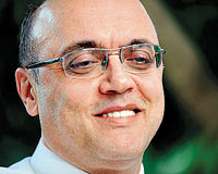 Üniversitede 28 yıl sonra ilk devir teslim