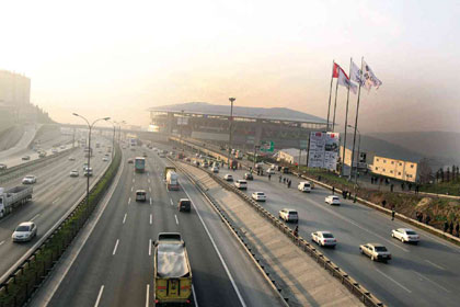 Uçuruma basketbol arena
