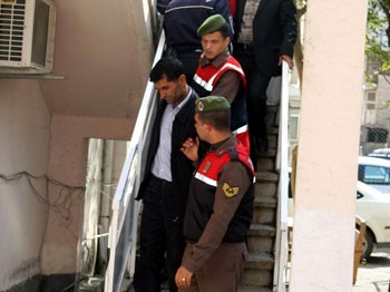 Hakkari'de 45 adrese baskın