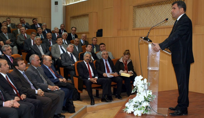 Eğitim Bir Sen Kamil Aydoğan'a Sahip Çıktı