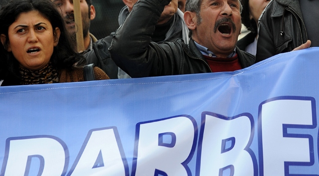 Sendikalar "Darbe Davası Genişletilsin" Diyor