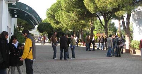 Üniversiteler arasında kampüs gerilimi