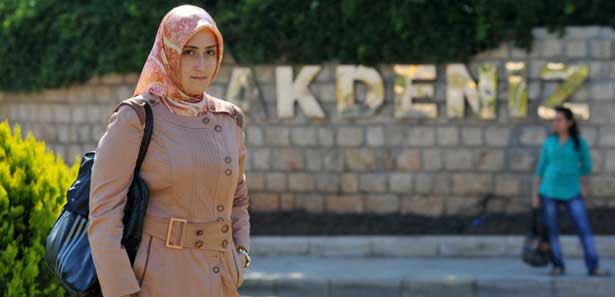 Başörtü mağduruna rektörden ek sınav jesti