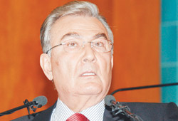 Çarşaf yırtma Baykal'ı çok etkilemiş