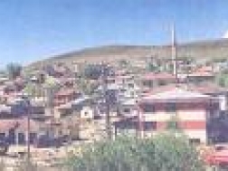 Engelli öğrenciyi okula polis götürüyor