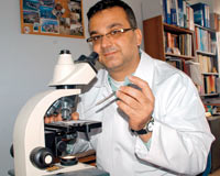 Türk bilim adamı, su geçirmeyen kâğıt üretti