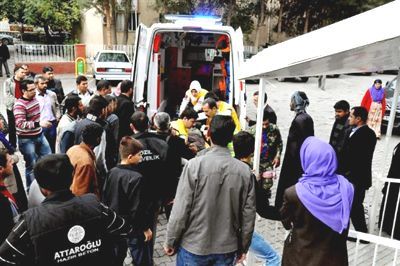 Suriye'den Gelen Kurşun Öğretmeni Vurdu