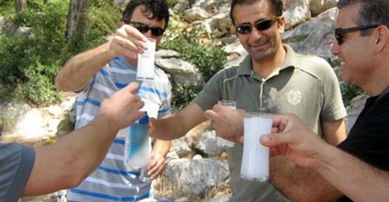 Piknikte rakı içen öğretmeler için karar verildi