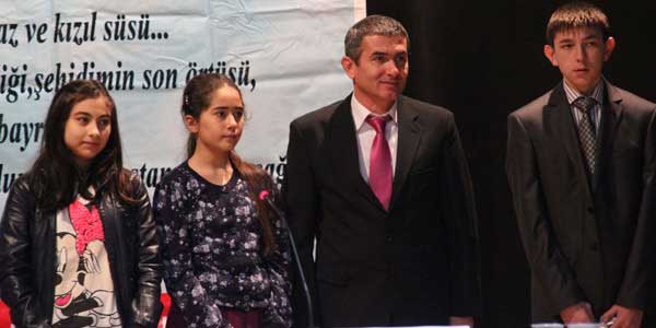 Bayrak şairi doğduğu köyde anıldı