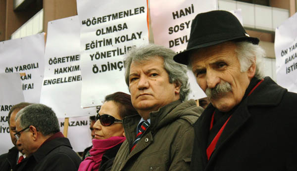 Engelli öğretmen adaylarından protesto...