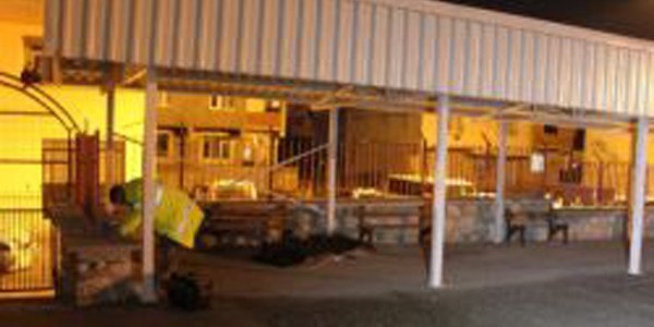 Okul bahçesinde kendini astı!