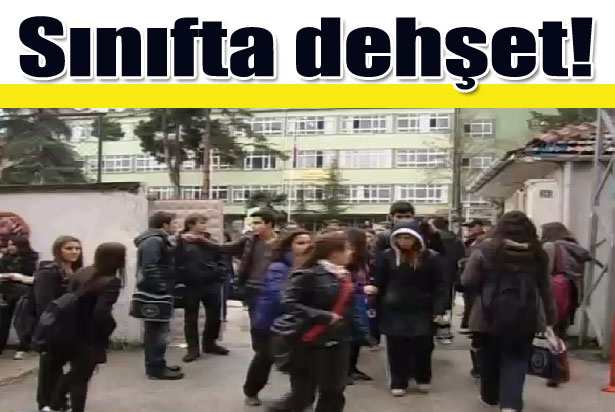 Öğrenci öğretmeni kanlar içinde bıraktı