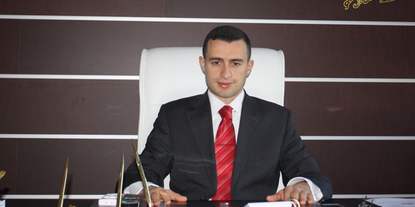 YGS'de kendisini geçecek öğrencilere bilgisayar hediye edecek