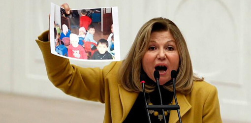 Nur Serter'in türban çıkışı Meclis'i karıştırdı