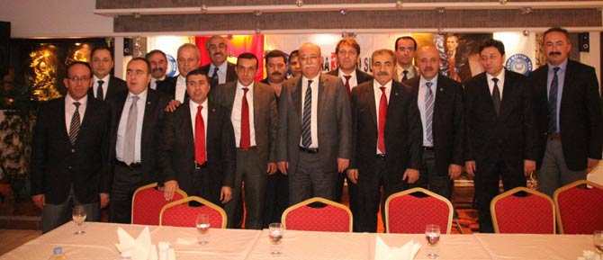 Okul Yöneticisi Olmak İçin Babasını Satacak İnsanlar Var