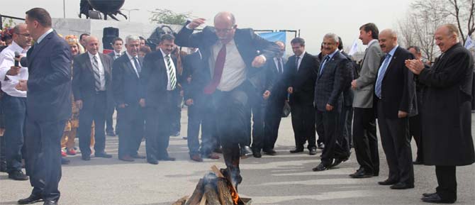 Türk Eğitim-Sende Nevruz Coşkusu