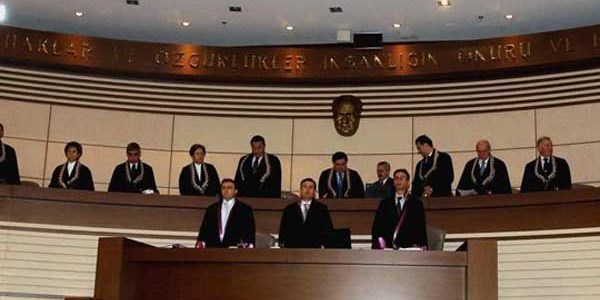 Anayasa Mahkemesi'nden 'iftira' kararı