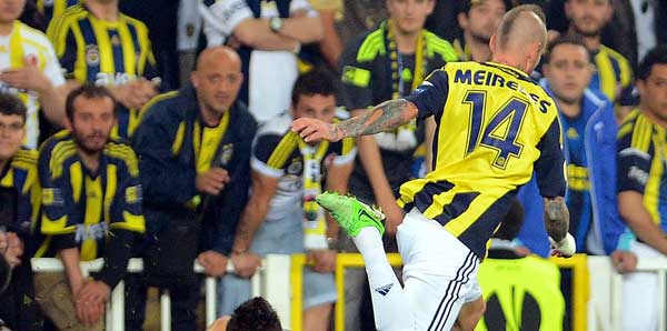 Dünya, Fenerbahçe'yi konuşuyor