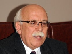 Avcı'dan dil eğitimi yorumu