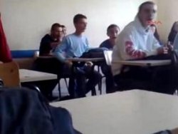 Öğrencilerin videosu meclisi karıştırdı